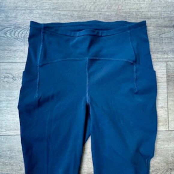 Lululemon navy reflective running leggings cropped pockets zipper pocket - Picture 9 of 9